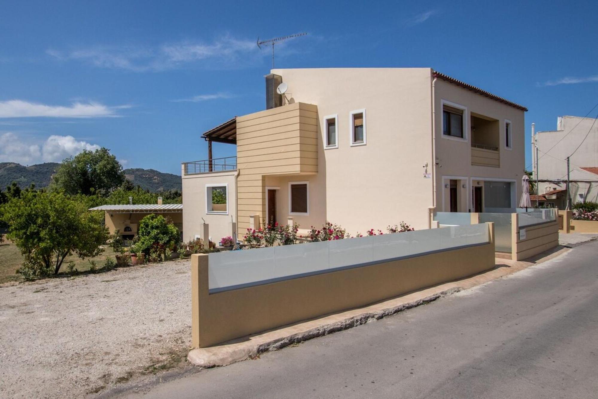 Luxury Katsoulakis Apartments In Countryside Alikianos Exterior foto